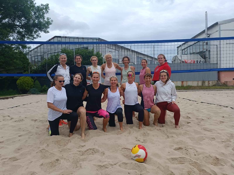 http://www.volejbalrokycany.cz/gallery/beach_z_150624/00.jpg