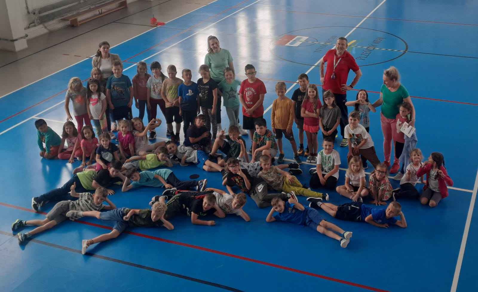 http://www.volejbalrokycany.cz/gallery/volduchy_ukazka/06.jpg